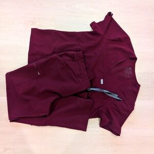 Figs scrub set - burgundy - Catarina top and Yola bottom - both XL